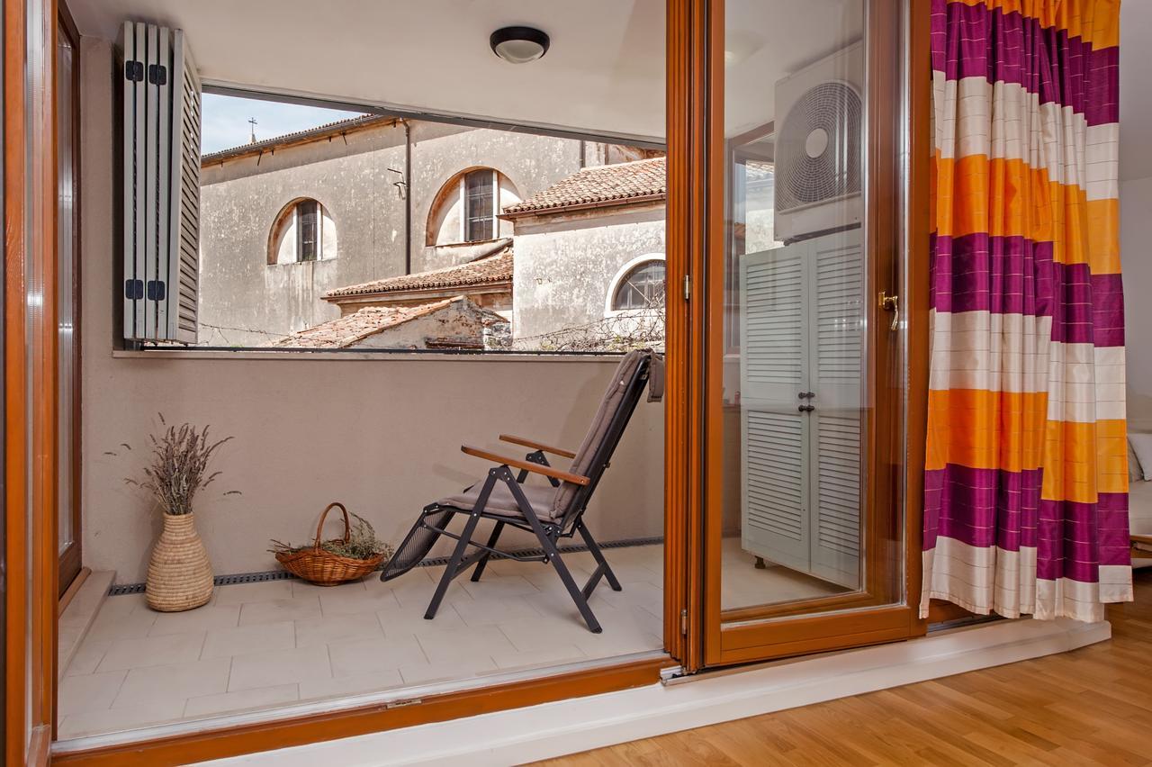 Apartment Campanile ロヴィニ エクステリア 写真