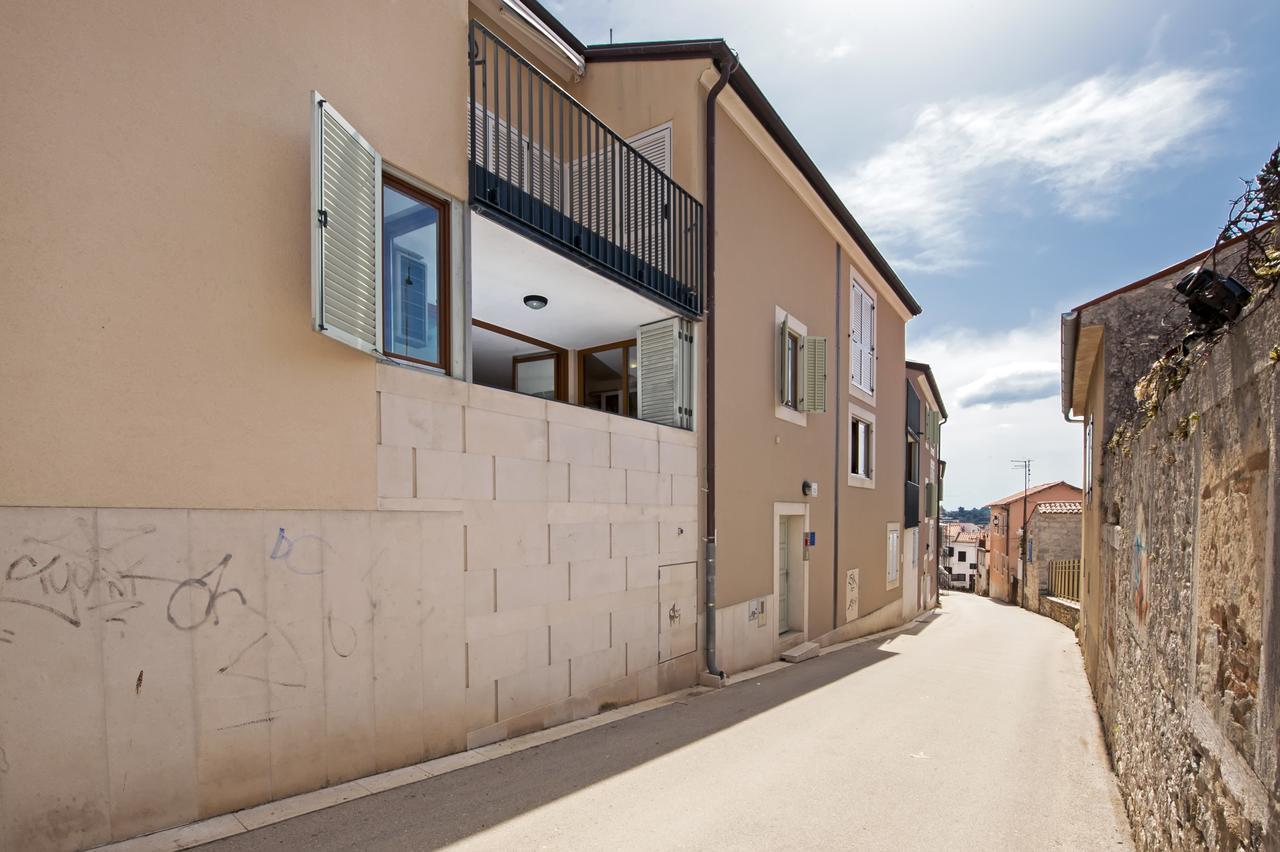 Apartment Campanile ロヴィニ エクステリア 写真